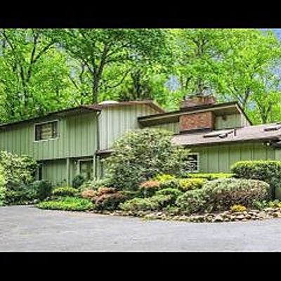 30 Camel Hollow Rd, Huntington, NY 11743