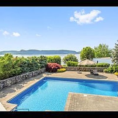 30 Country Club Ln, Briarcliff Manor, NY 10510