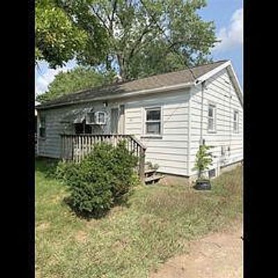 30 S 8th Street, Central City, IA 52214