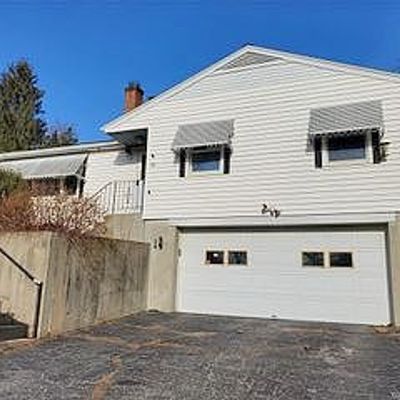 30 Smithfield Ave, Putnam, CT 06260