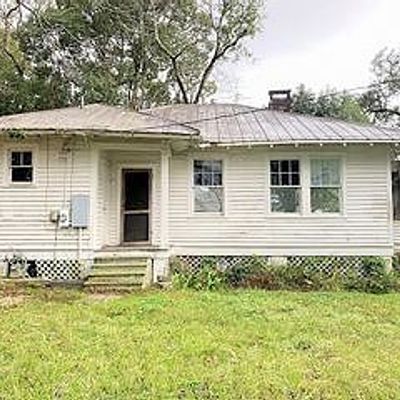 305 7 Th St, Chickasaw, AL 36611