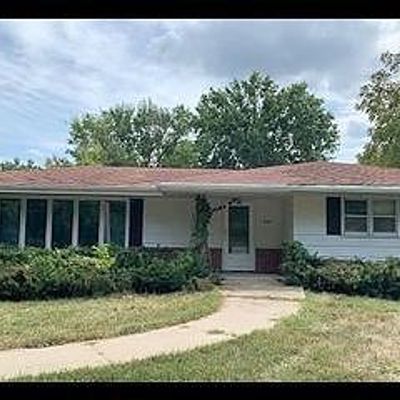 405 W Locust St, Bloomfield, IA 52537