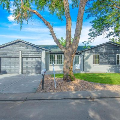 410 S Newcombe St, Lakewood, CO 80226