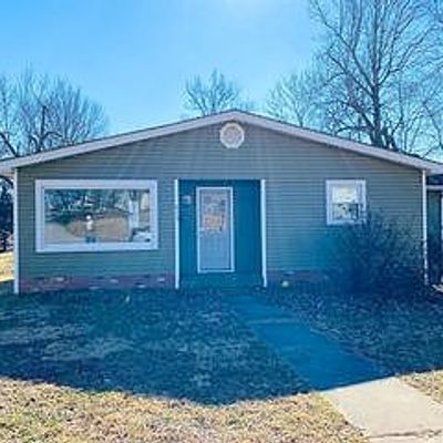 415 E Oak St, Oakland City, IN 47660