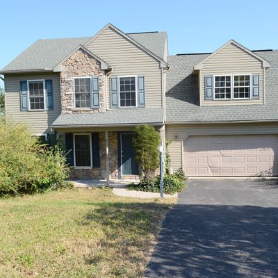 415 N Burberry Ln, Mount Wolf, PA 17347