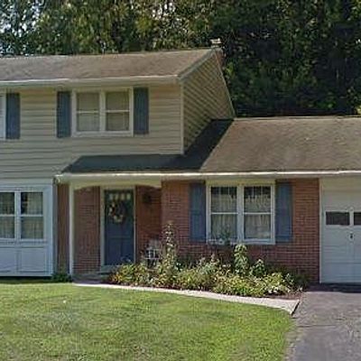 417 Spring Dr, Millersville, PA 17551