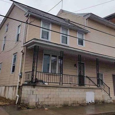 42 Washington St, Middleport, PA 17953