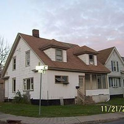 424 Woods Rd, Syracuse, NY 13209