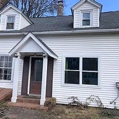 435 E State St, Granby, MA 01033