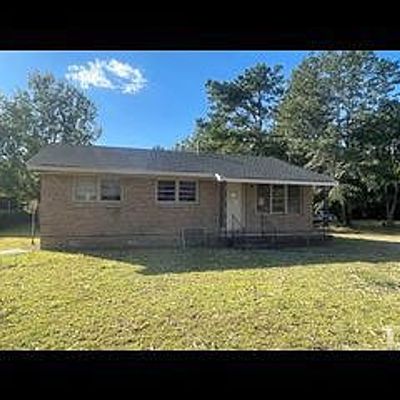 437 N Caledonia Rd, Laurinburg, NC 28352