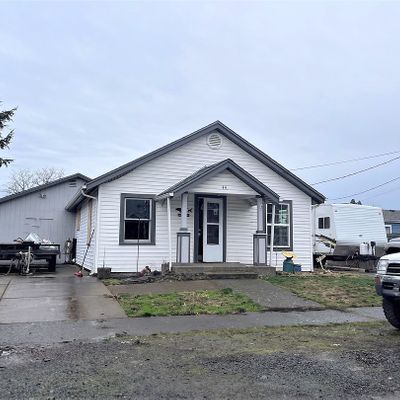 44 Park St, Lebanon, OR 97355