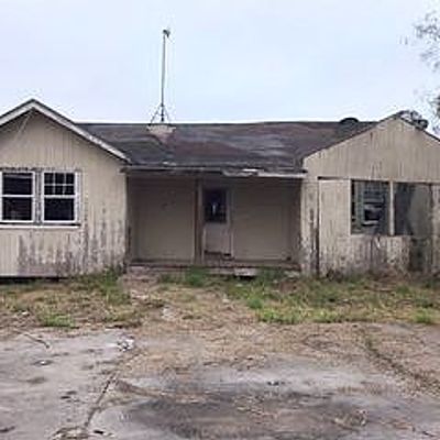 4404 Cessna St, Robstown, TX 78380