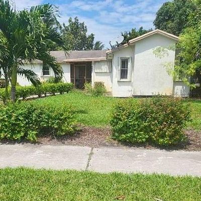 4461 Nw 36 Th Ct, Lauderdale Lakes, FL 33319