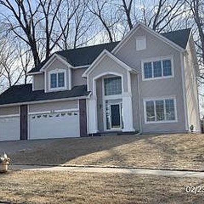 4505 Bartholomew Dr, Pleasant Hill, IA 50327