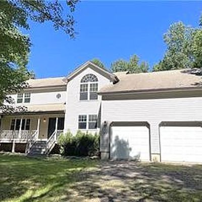 37 Surrey, Penn Forest Township, PA 18210