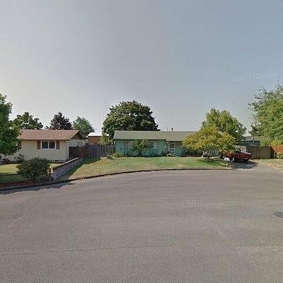 370 Park Ln, Harrisburg, OR 97446