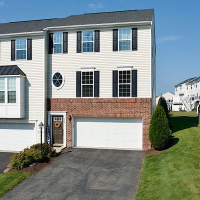 372 Sunrise Dr, Carnegie, PA 15106