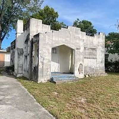 3801 Greenwood Avenue, West Palm Beach, FL 33407