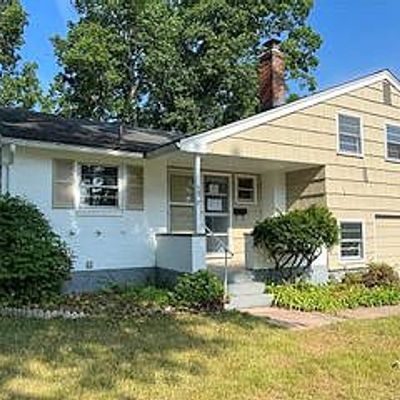 39 Holmes Dr, Windsor, CT 06095