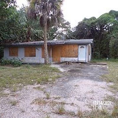 3933 N Old Dixie Hwy, Fort Pierce, FL 34946