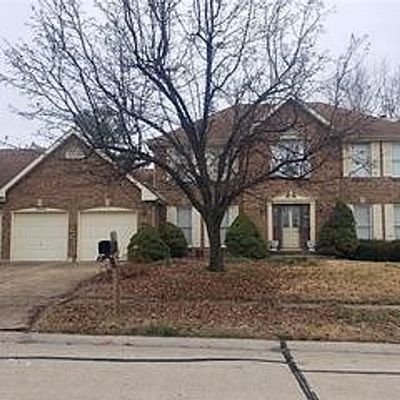 3948 Triple Crown Dr, Florissant, MO 63034