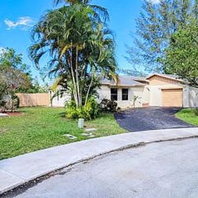 3955 Nw 3 Rd Ct, Deerfield Beach, FL 33442