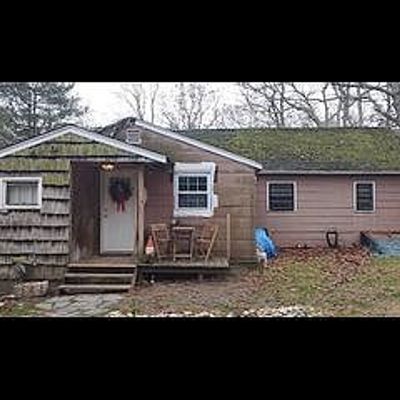 4 Ashton Rd, Medford, NY 11763