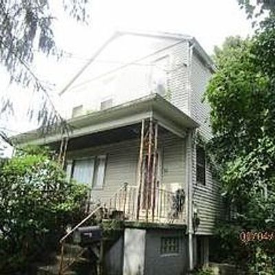 4 Becker St, Houston, PA 15342