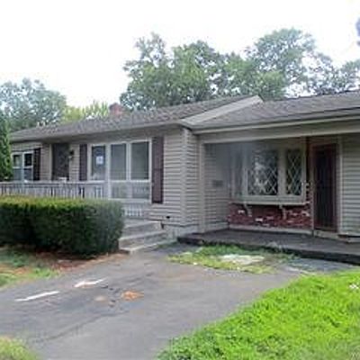 4 Redwood St, Enfield, CT 06082