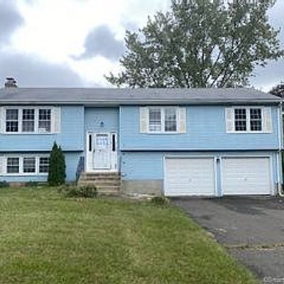 4 Richard Ln, Bloomfield, CT 06002