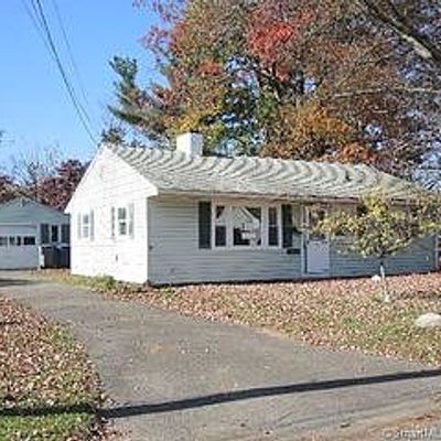 4 Rosemont Dr, Plainville, CT 06062