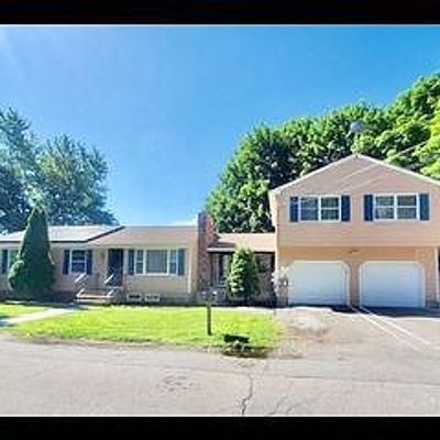 4 Tennessee St, Woburn, MA 01801