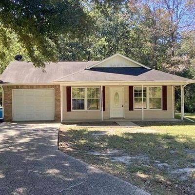 5117 Bch St, Ocean Springs, MS 39564