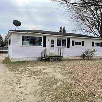 519 George St, Kalkaska, MI 49646