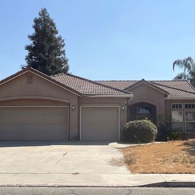 5203 W Monte Vista Ave, Visalia, CA 93277