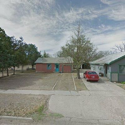 523 W Jackson St, Floydada, TX 79235