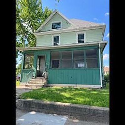 528 Edwards St, Waterloo, IA 50703