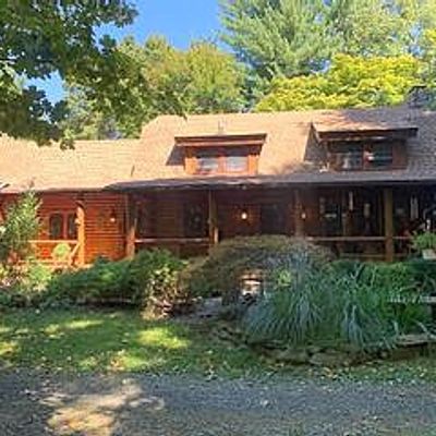 547 Greenbush Rd, Blauvelt, NY 10913