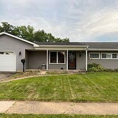 56 Thornyapple Ln, Levittown, PA 19054