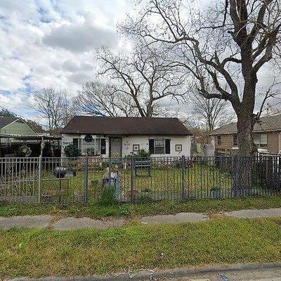 5607 Waltrip St, Houston, TX 77087