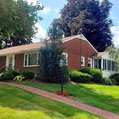 564 Lampeter Rd, Lancaster, PA 17602