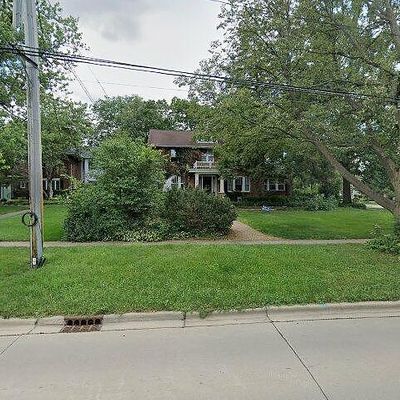 565 Hill Ave, Glen Ellyn, IL 60137