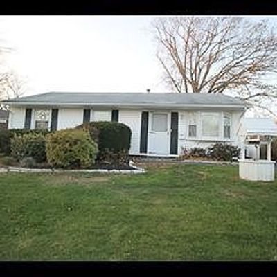 57 Windsong Ln, Milford, CT 06460