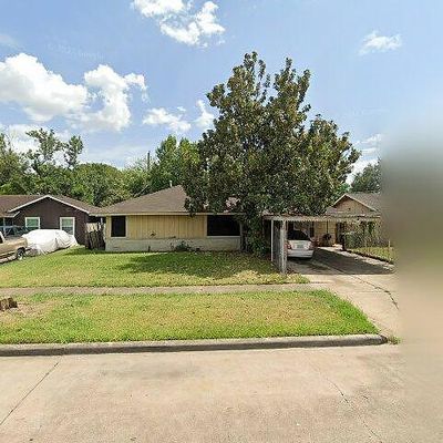 5854 Hirondel St, Houston, TX 77033