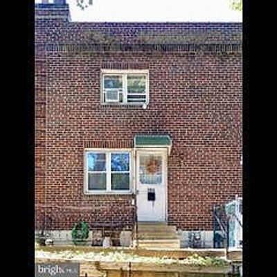 586 Snowden Rd, Upper Darby, PA 19082