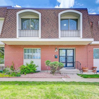 587 S Xenon Ct, Lakewood, CO 80228