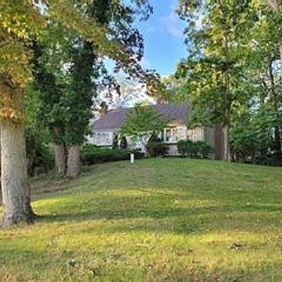 59 Crystal Brook Hollow Rd, Mount Sinai, NY 11766