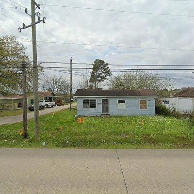 5924 Delany Rd., Hitchcock, TX 77569