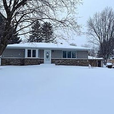 47 Dennis Ln N, Saint Paul, MN 55119