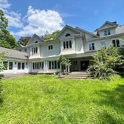 47 Peaceable St, Ridgefield, CT 06877